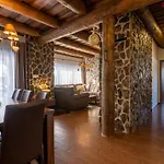 Zrub Chalet *